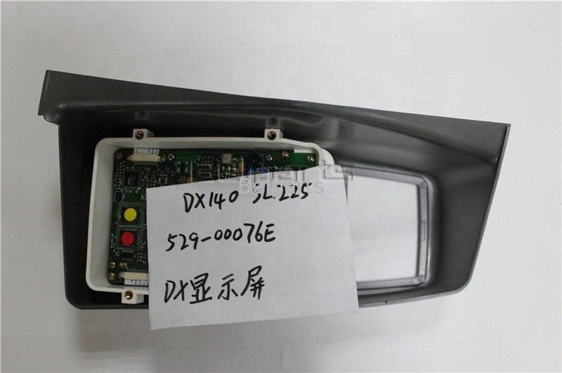Monitor-Platten-Gruppe des Bagger-DX140 zeigen SL225 Bagger Monitor 529-00076E an